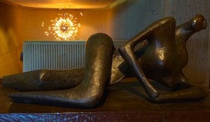 Henry Moore, Reclining Figure, 1956; bronze, edition 3/7; Palm Springs Art Museum; photo © codylee.co