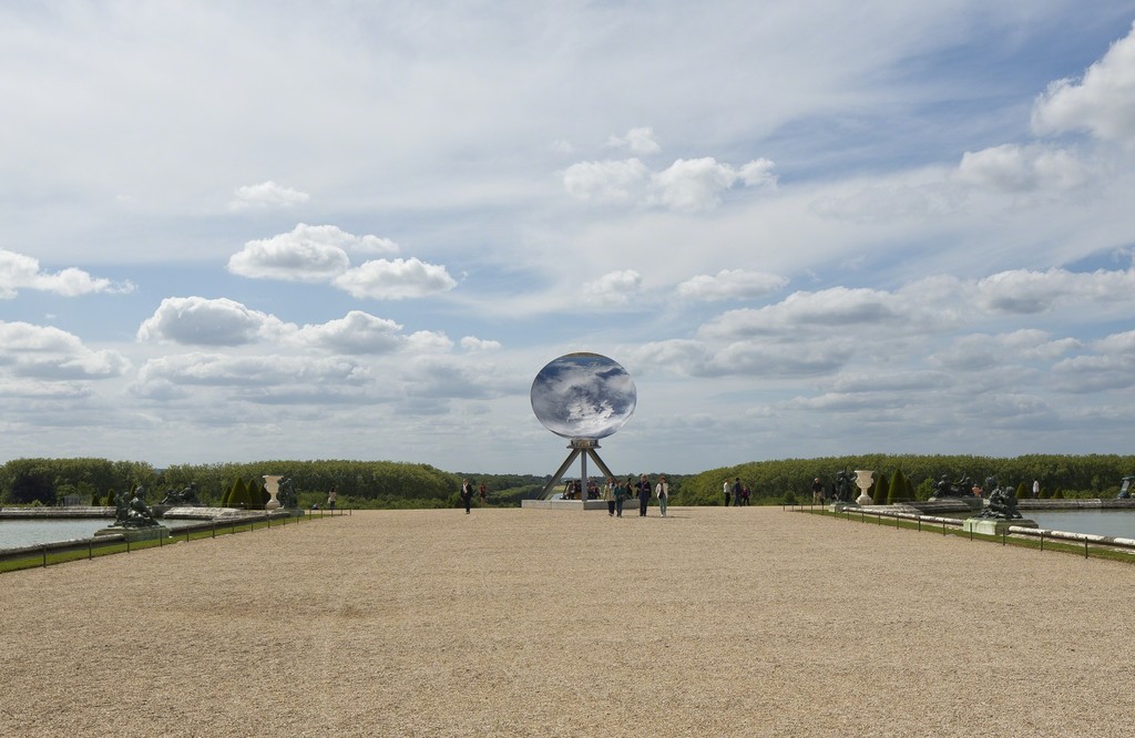 Anish Kapoor, Sky Mirror, 2013; stainless steel, 216 1/2 inches in diameter; installation view at the Château de Versailles, 2015; photo courtesy of Kapoor Studio, Kamel Mennour, Lisson Gallery, © Tadzio